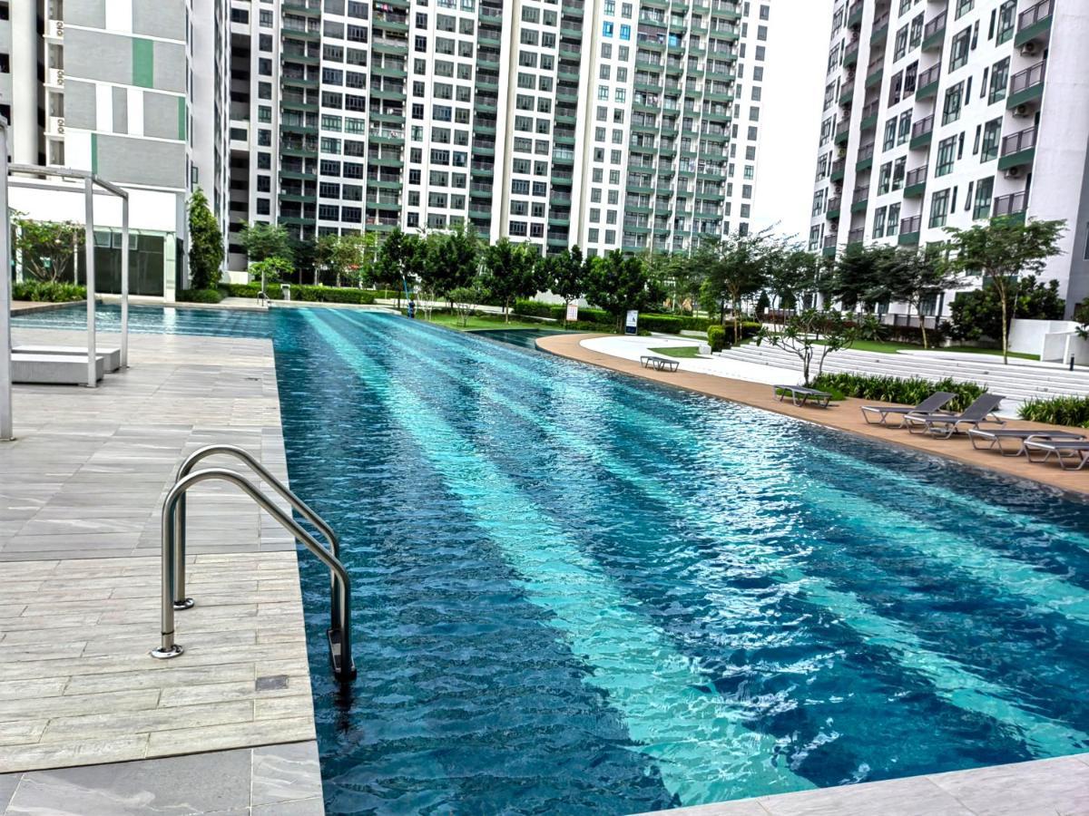 8scape Residences Batman VS Ironman@LSY HOME&LEISURE Johor Bahru Exterior foto